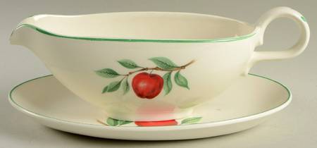 Red Apple Gravy Boat & Underplate/Relish
