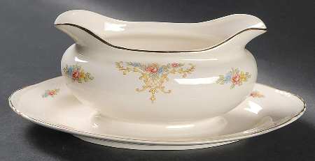 Rochelle Gravy Boat with Attached Underplate
