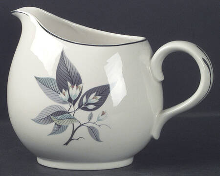 Lotus Hai (Rhythm Shape) 64 Oz Pitcher
