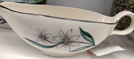 Bali Flower (Rhythm Shape) Gravy Boat