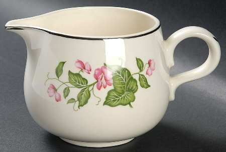 Sweet Pea (Platinum Trim) Creamer