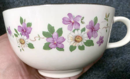 RY204 Footed Cup