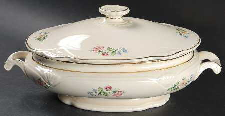 Springtime (Virginia Rose) Oval Covered Vegetable