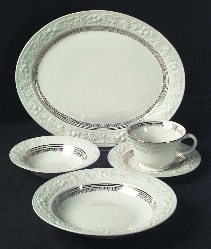 TH14 Gold Footed Cup & Saucer Set