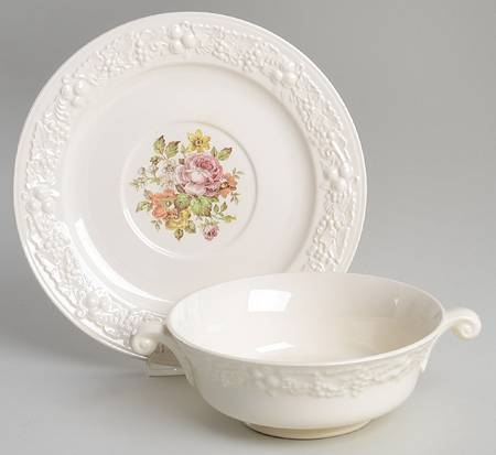 TH26 Footed Cream Soup Bowl & Saucer Set