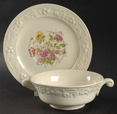TH6 Footed Cream Soup Bowl & Saucer Set