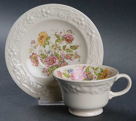 TH6 Footed Cup & Saucer Set