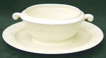 Theme Off White (Eggshell) Gravy Boat with Attached Underplate