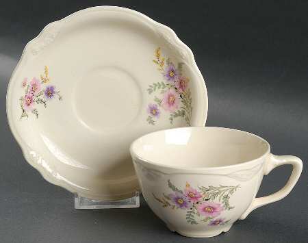 VR135 Flat Cup & Saucer Set