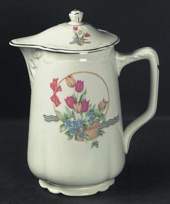 Tulips In A Basket 32 Oz Pitcher with Lid