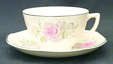 W132 Footed Cup & Saucer Set