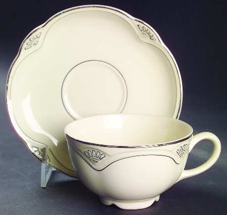 W134 Flat Cup & Saucer Set