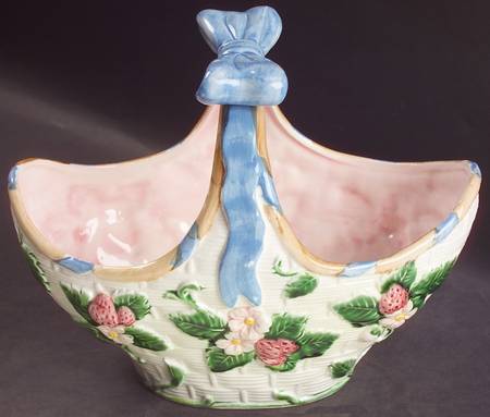Ribbon & Bow 9" Handled Basket