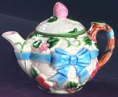 Ribbon & Bow Creamer & Lid