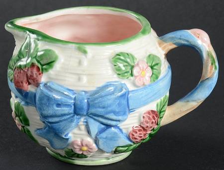 Ribbon & Bow Strawberry Basket Creamer Only