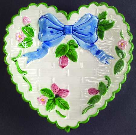 Ribbon & Bow Heart Shaped Dish