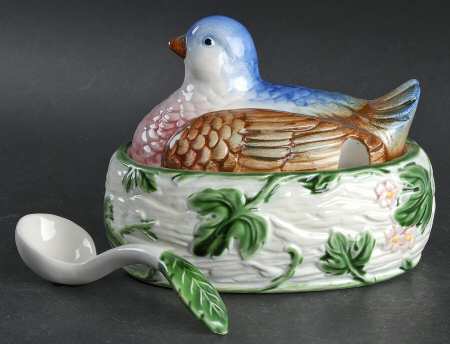 Ribbon & Bow Sauce Boat & Lid