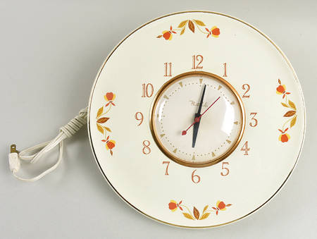 Autumn Leaf Plastic Back Electric Clock