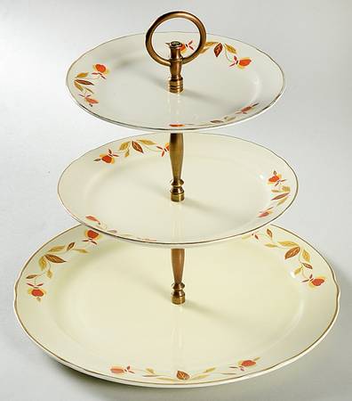 Autumn Leaf Ruffled D 3 Tier Tidbit, 10" Dinner, Pie & Bread