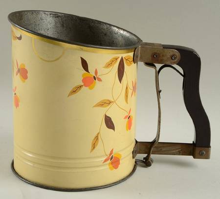 Autumn Leaf Metal Flour Sifter