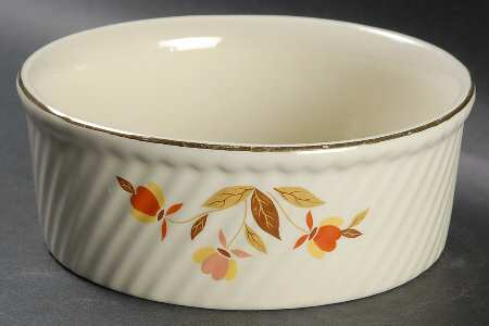 Autumn Leaf 6" Round 2 Pint French Baker