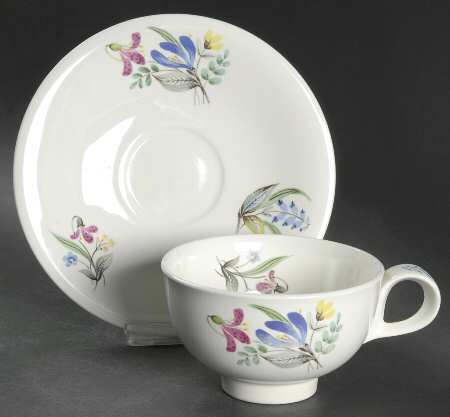 Bouquet Footed Cup & Saucer Set