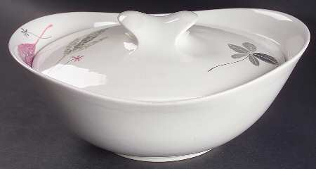 Caprice 2 Quart Oval Covered Casserole