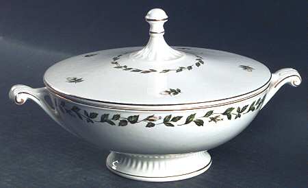 Cameo Rose Round Covered Vegetable