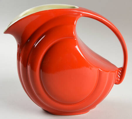 Chinese Red 64 Oz Streamline Jug