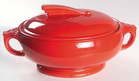 Chinese Red 2 Qt Round Covered Sundial Casserole