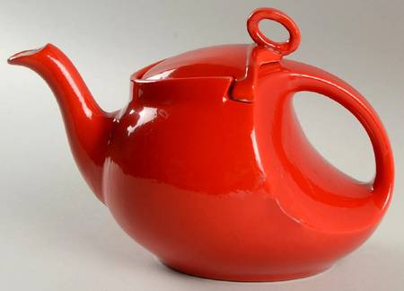 Chinese Red Streamline Shape Teapot & Lid