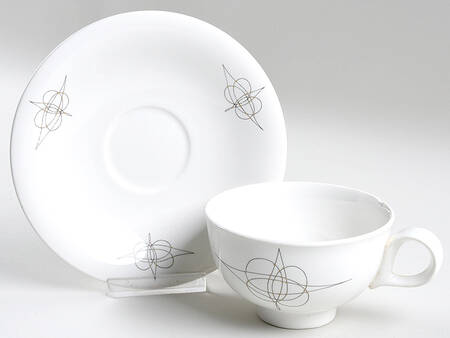Fantasy (Eva Zeisel) Footed Cup & Saucer Set