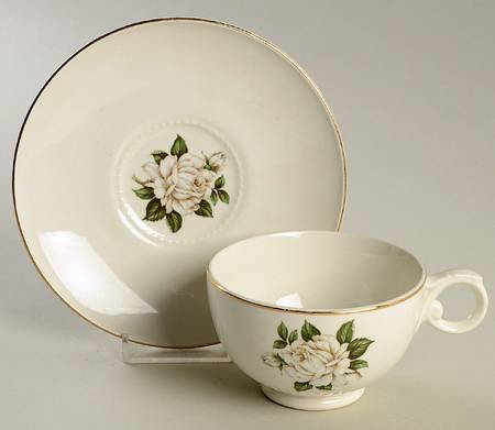 HLL11 Footed Cup & Saucer Set