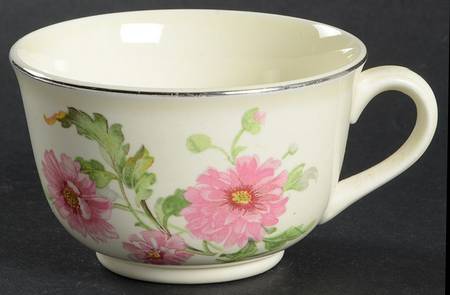 Mums Footed Cup
