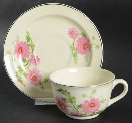 Mums Footed Cup & Saucer Set
