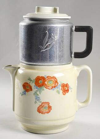 Orange Poppy (4 Pc) S Lid Coffee Pot with Drip