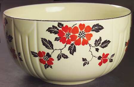 Red Poppy (Platinum Ring) 9" 3 1/2 Qt Radiance Bowl