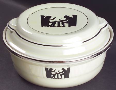 Silhouette 1.75 Quart Medallion Casserole