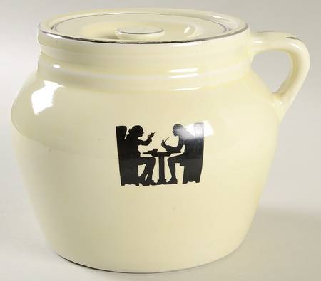 Silhouette 3 Qt New England #4 Bean Pot