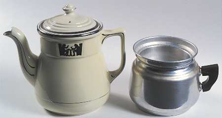 Silhouette 10 Cup Medallion Coffee Pot & Lid with Metal Drip