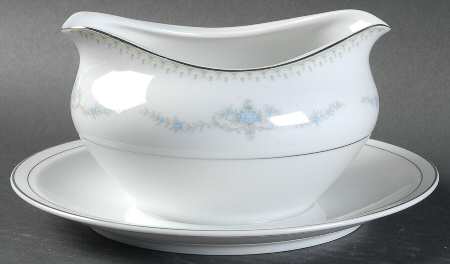 Glendale Gravy Boat with Attached Underplate