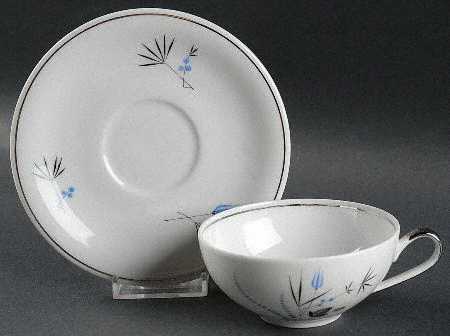 Arlington Flat Cup & Saucer Set