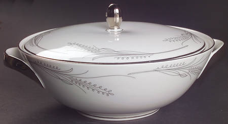 Wheaton Round Covered Vegetable