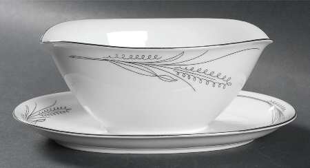 Wheaton Gravy Boat with Attached Underplate