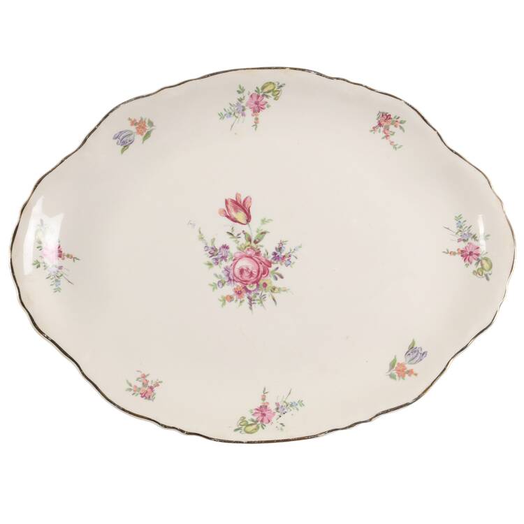 Priscilla Cream (Scalloped) 13" Oval Serving Platter