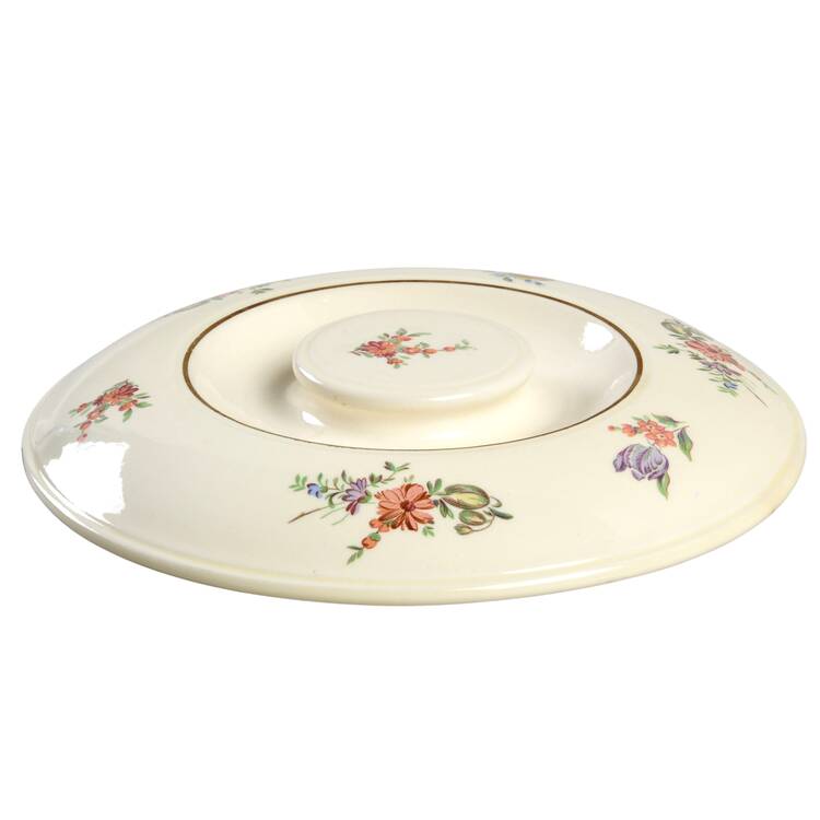 Priscilla Cream (Scalloped) Lid for Round Vegetable