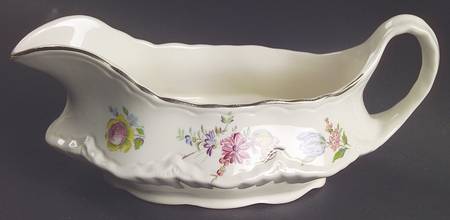 Priscilla Cream (Scalloped) Gravy Boat