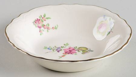 Priscilla Cream (Scalloped) Fruit/Dessert (Sauce) Bowl