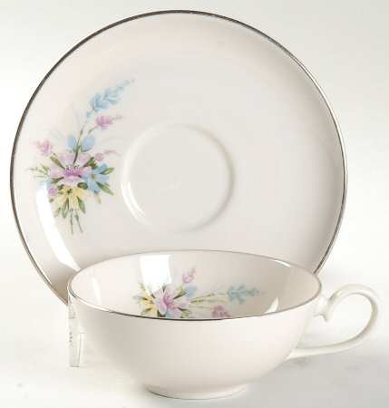 Bouquet Flat Cup & Saucer Set