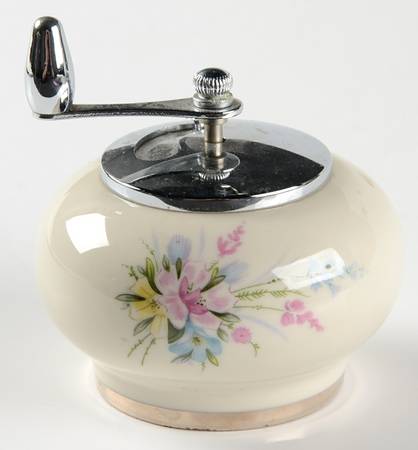 Bouquet Pepper Mill